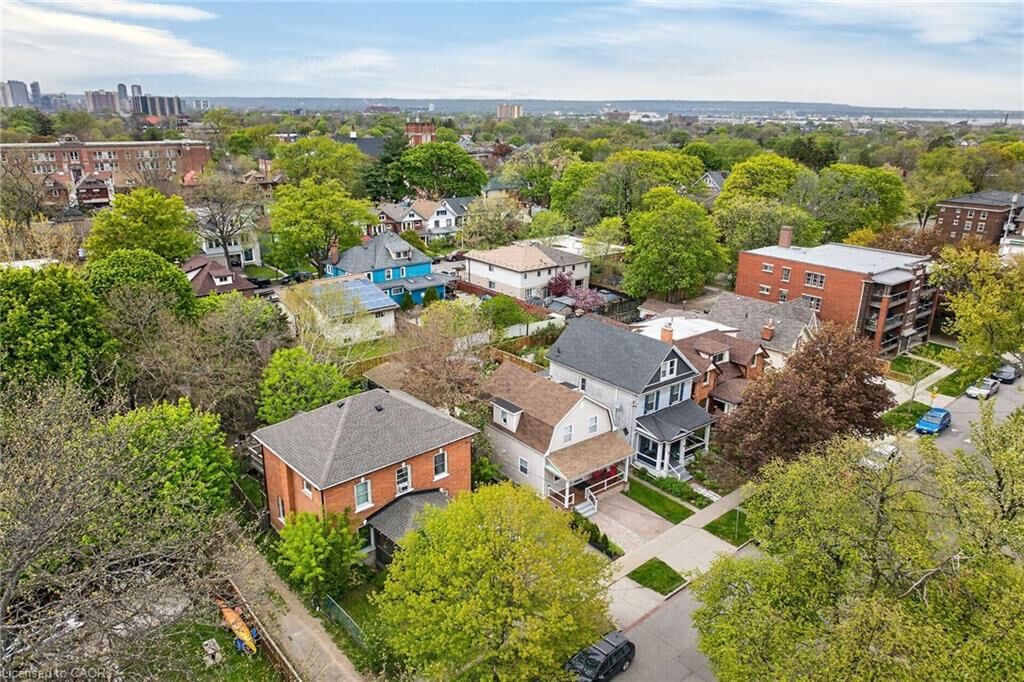 Property Photo:  172 Prospect Street S  ON L8M 2Z4 