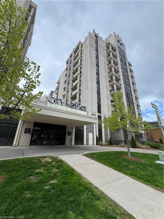 Property Photo:  85 Robinson Street 105  ON L8P 0B9 