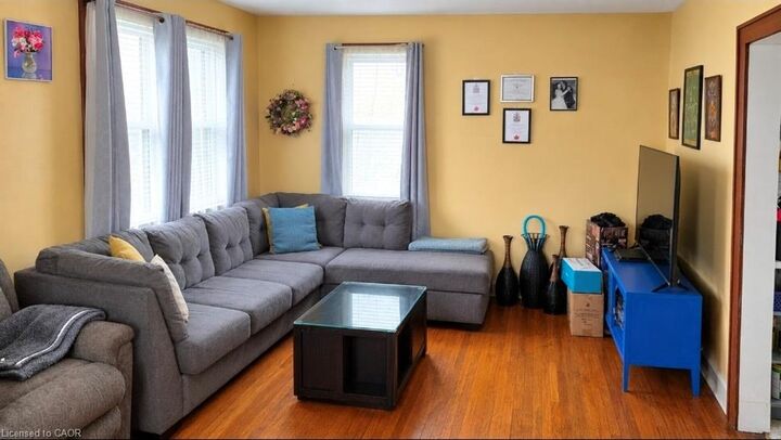 Property Photo:  206 Robinson Street  ON N3Y 1X3 