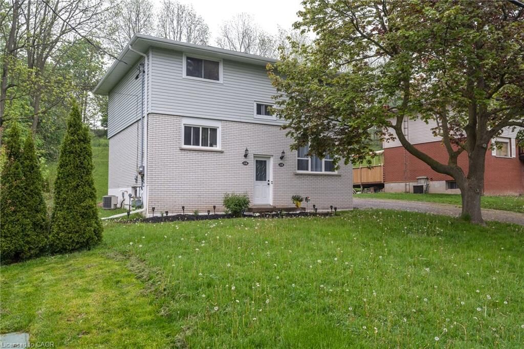 Property Photo:  118 Sutherland Street E Lower  ON N3W 1C6 