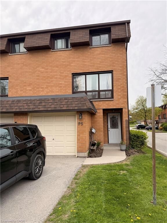 Property Photo:  444 Stonechurch Road W P5  ON L9B 1R1 