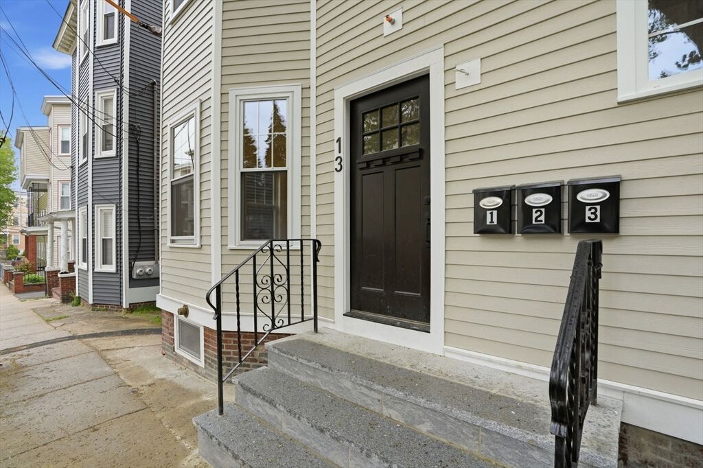 Property Photo:  13 Langmaid Ave 3  MA 02145 