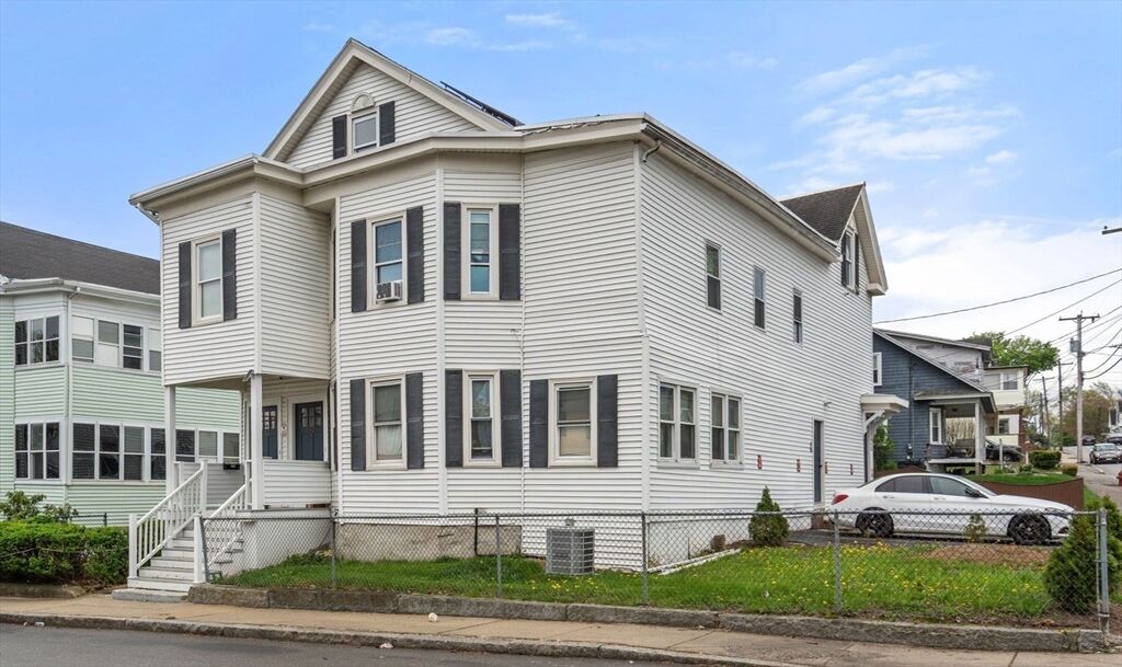 Property Photo: 252 Shaw St MA 01851
