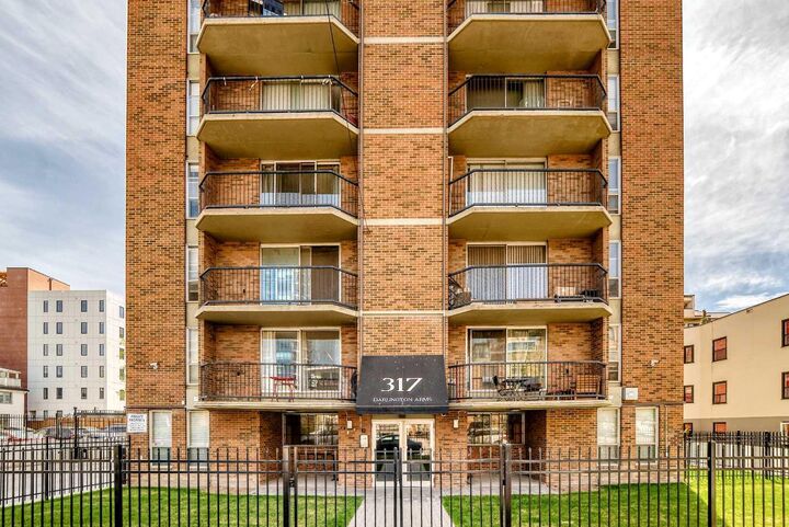 Property Photo:  317 14 Avenue SW 304  AB T2R 0M4 