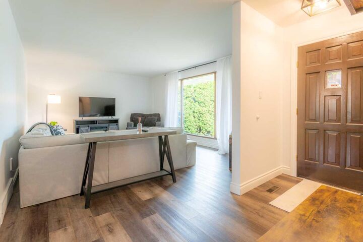 Property Photo:  5213 37 Street  AB T9V 1T1 