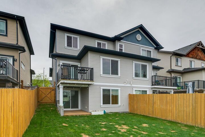 Property Photo:  231 Kingsbridge Road SE  AB T4A 0M4 