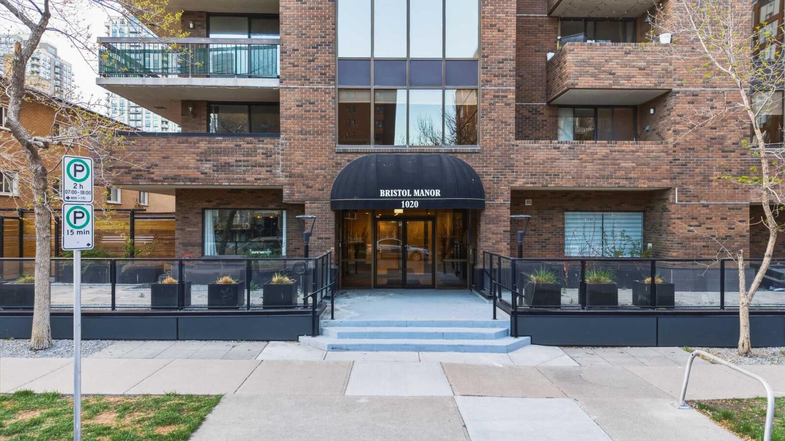 Property Photo:  1020 14 Avenue SW 604  AB T2P 0P1 