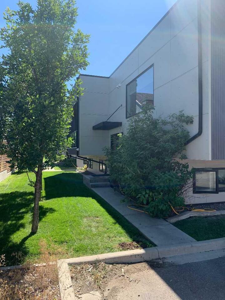 Property Photo:  35 Aquitania Circle W 902  AB T1J 5M2 
