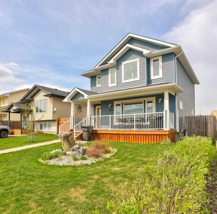 Property Photo:  1028 Livingston Way  AB T0K 1W0 