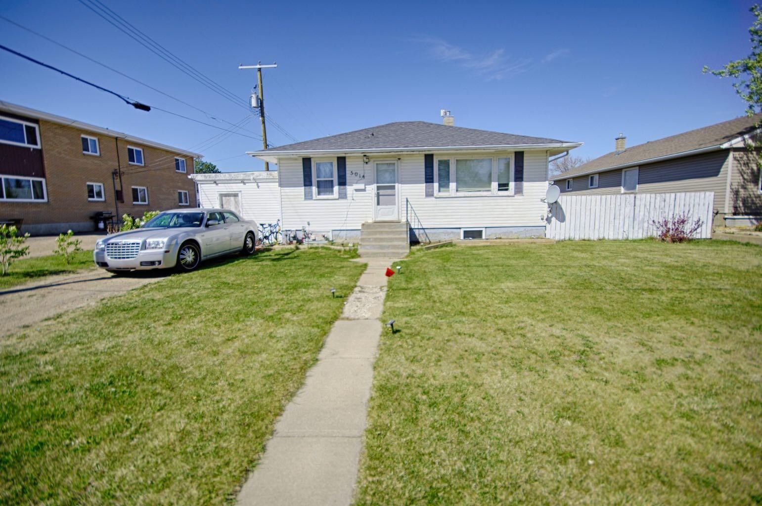 Property Photo:  5014 48 Street  AB T1G 1H1 