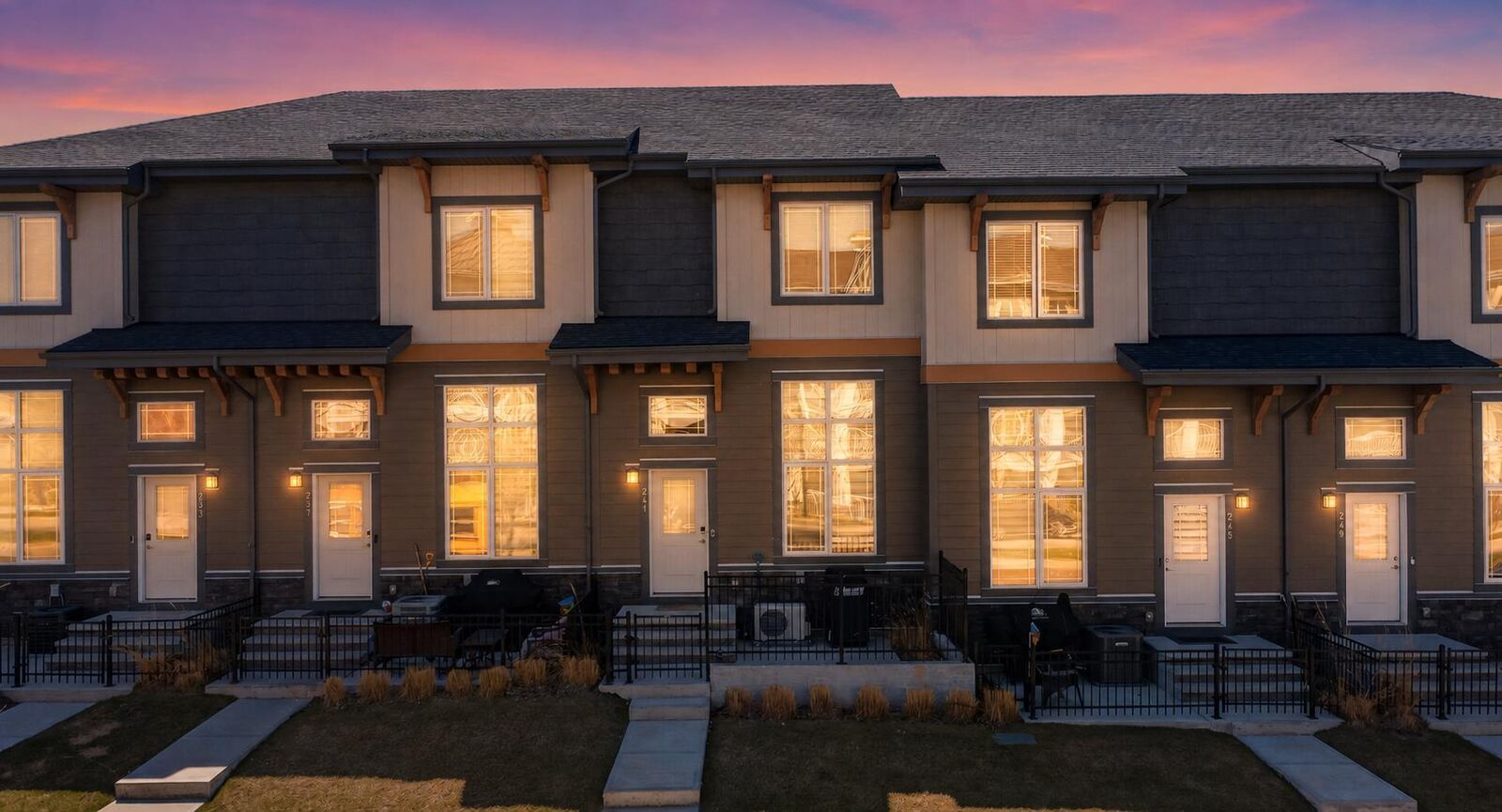 Property Photo:  241 Auburn Meadows Drive SE  AB T3M 2S1 