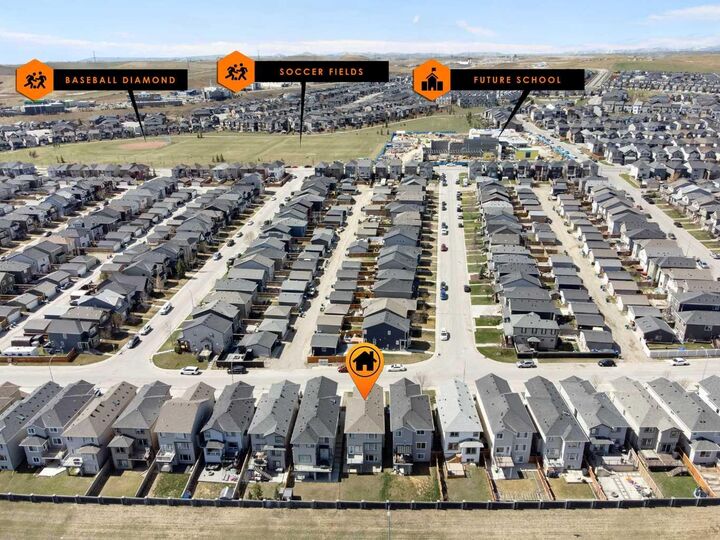 Property Photo:  196 Nolanfield Way NW  AB T3R 0M4 
