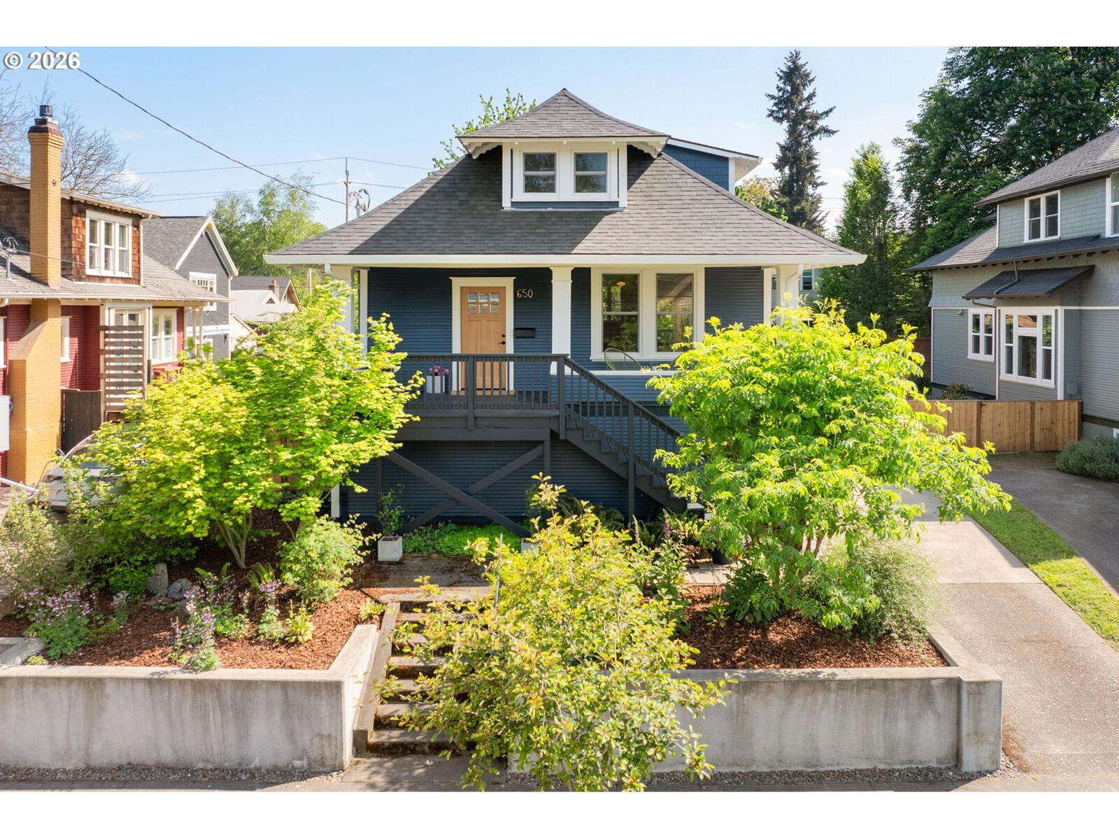 Property Photo:  650 N Alberta St  OR 97217 