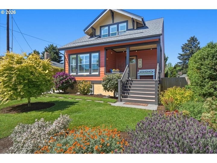 Property Photo:  514 Beech St  WA 98661 