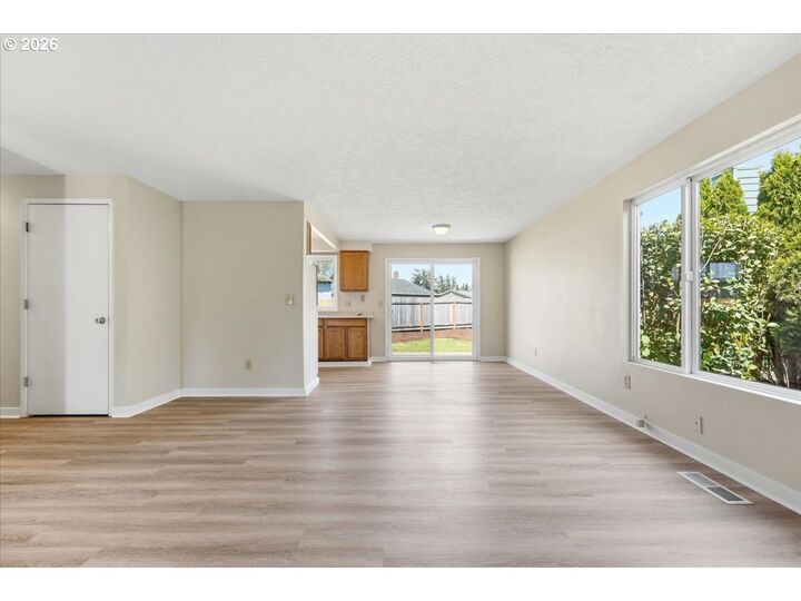 Property Photo: 20865 SW Jay St OR 97003