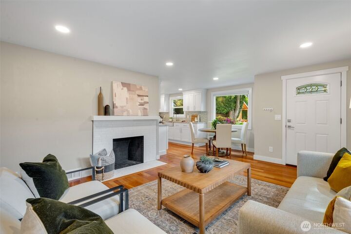 Property Photo:  3700 NE 74th Place  WA 98115 