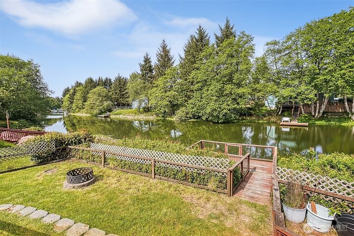 Property Photo:  792  Island Circle SE  WA 98569 