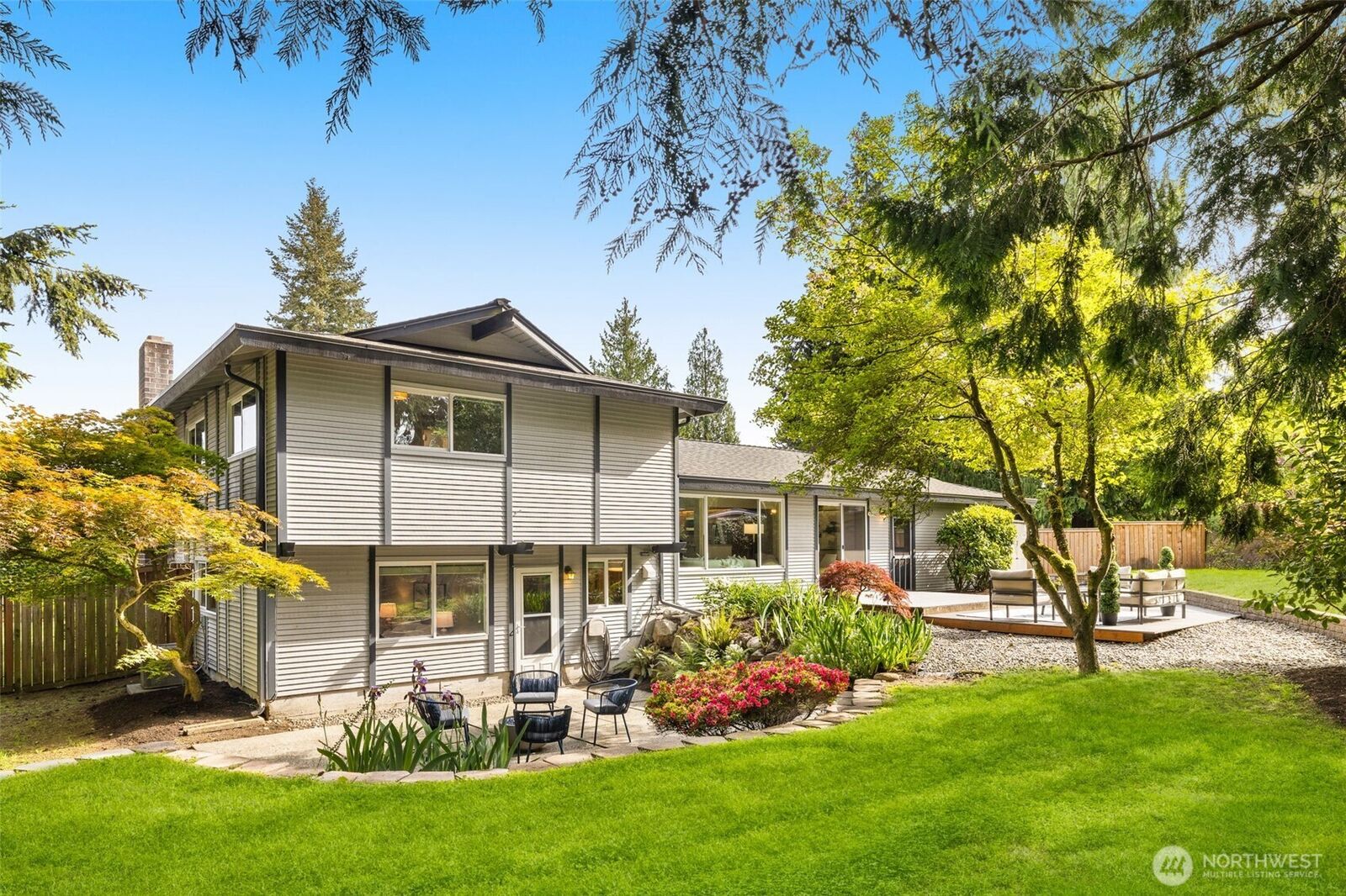 Property Photo:  12532 SE 70th Street  WA 98056 