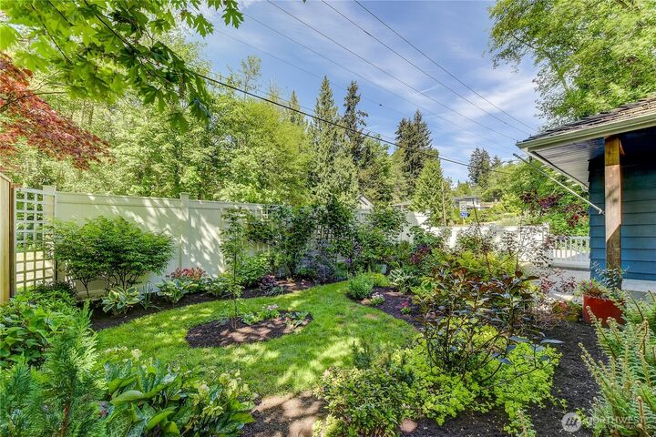 Property Photo: 1010 Main Street WA 98020