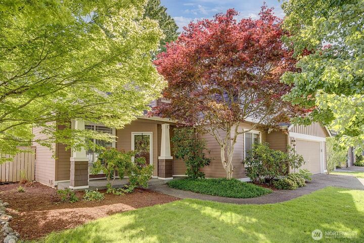 Property Photo:  225 SE 10th Circle  WA 98045 