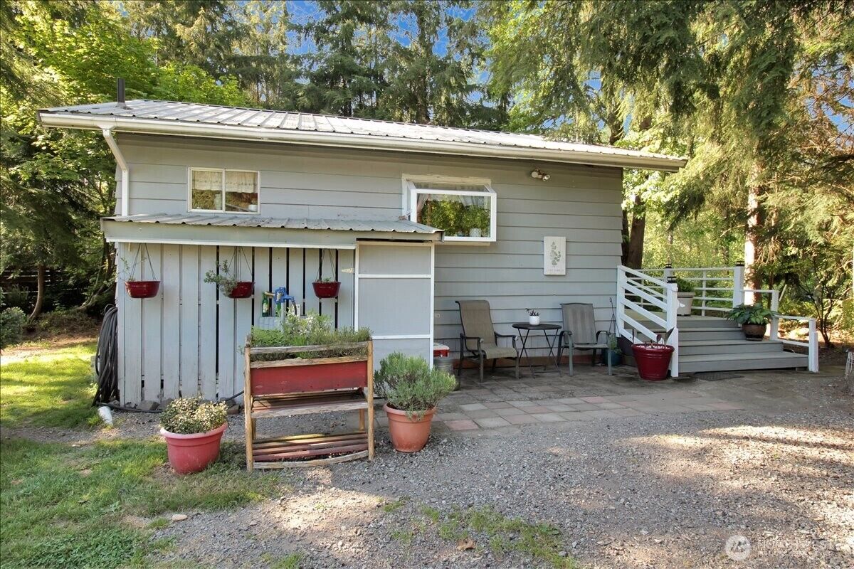Property Photo:  13608  River Road  WA 98252 
