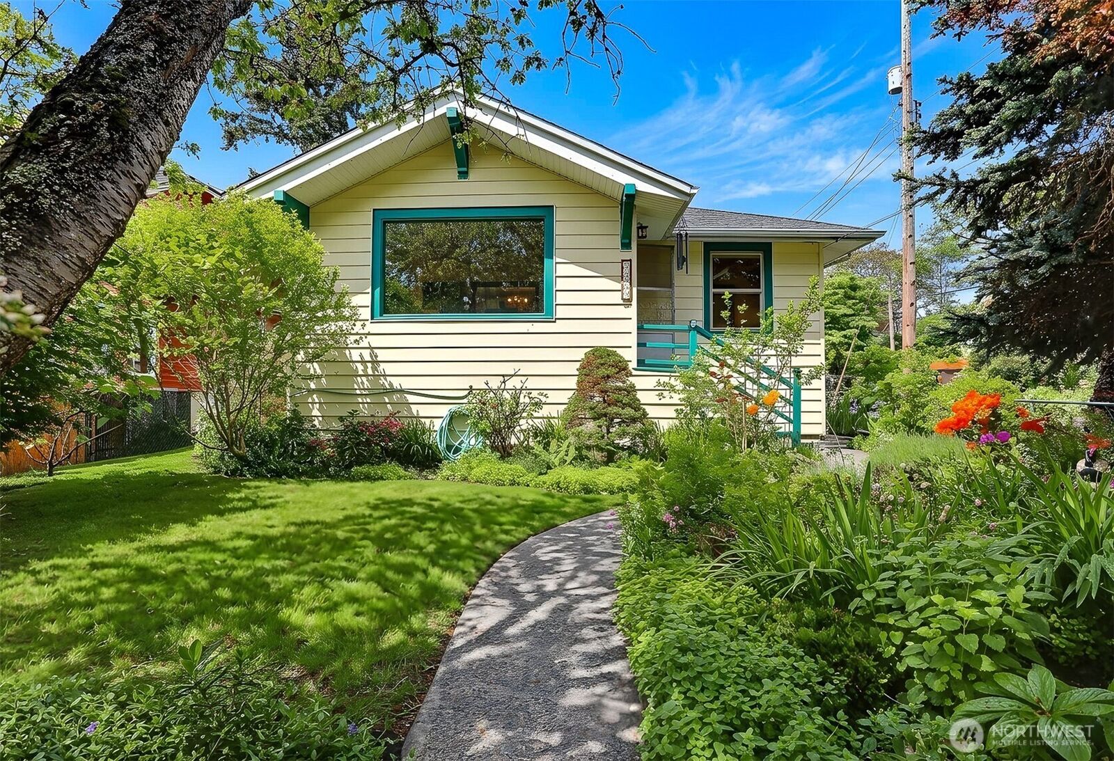 Property Photo:  7559  14th Avenue NW  WA 98117 
