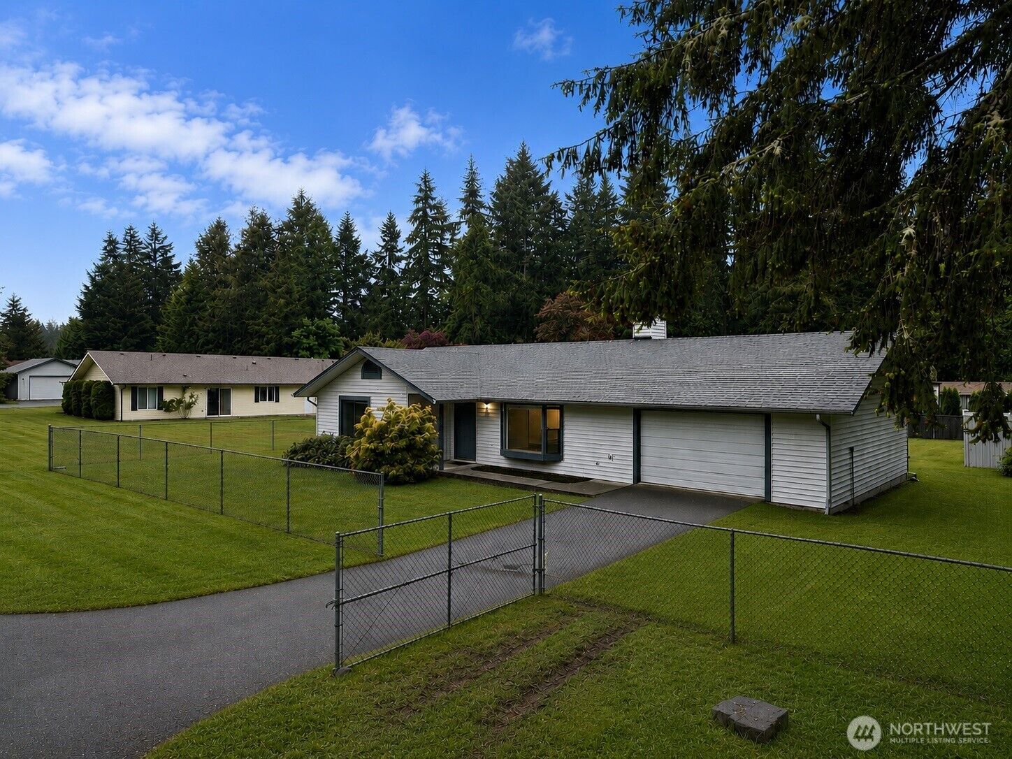 Property Photo: 12810 210th Street E WA 98338