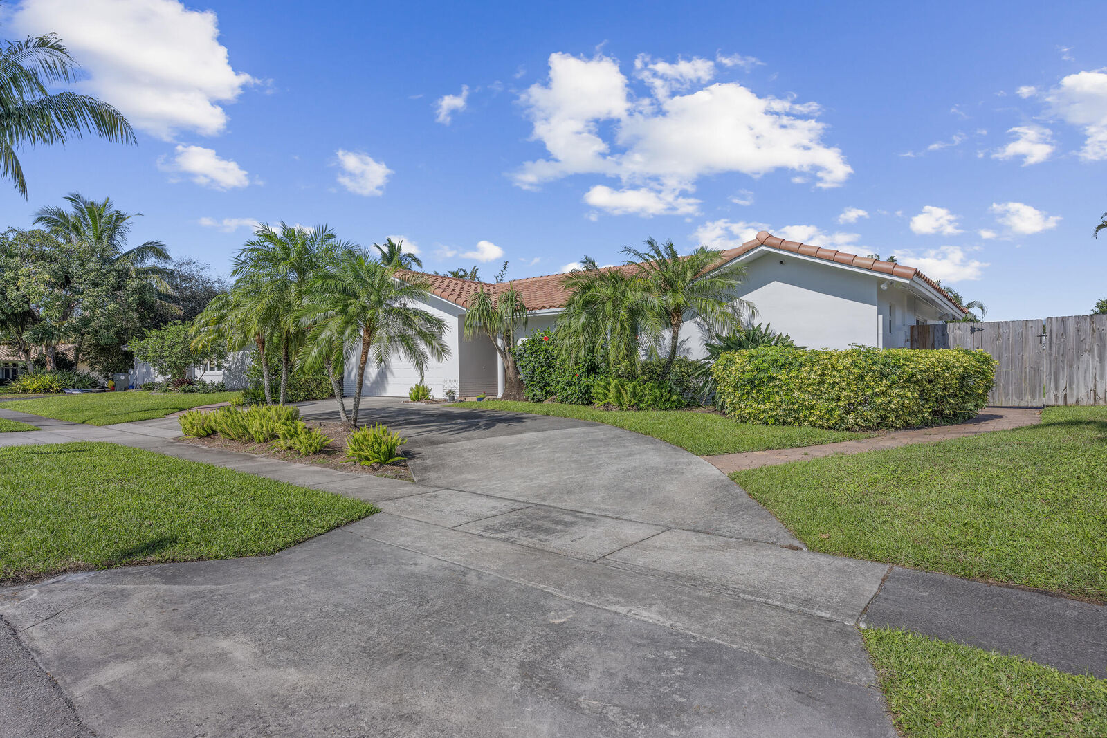 Property Photo: 1051 NW 9th Street FL 33486