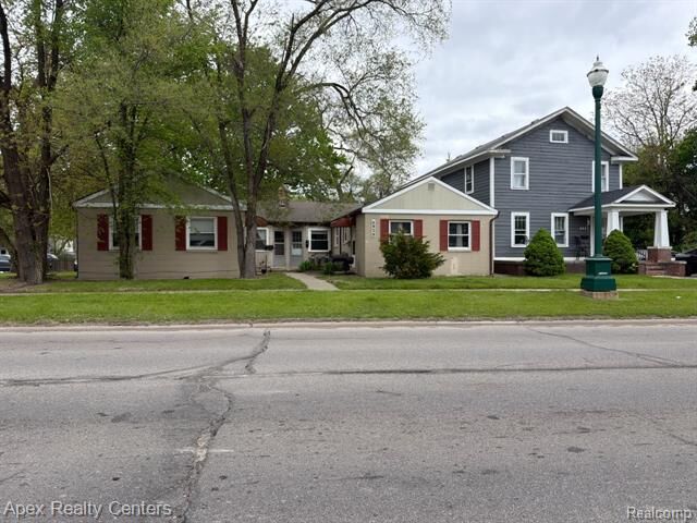 Property Photo:  4939 S. Wayne Rd #C  MI 48184 