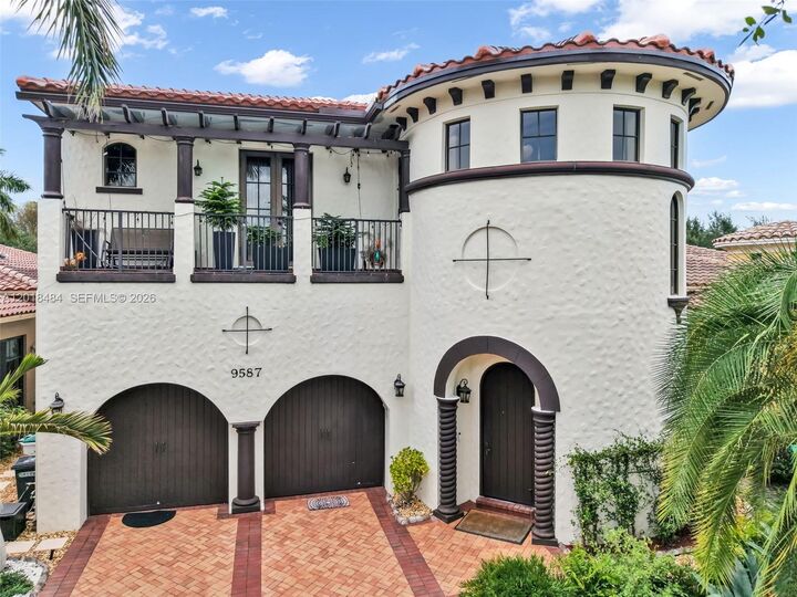 Property Photo:  9587 Exbury Ct  FL 33076 