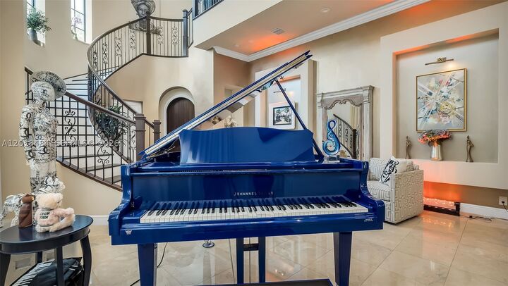 Property Photo:  9587 Exbury Ct  FL 33076 