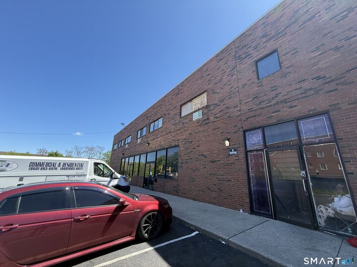 Property Photo:  554 Wethersfield Avenue  CT 06114 