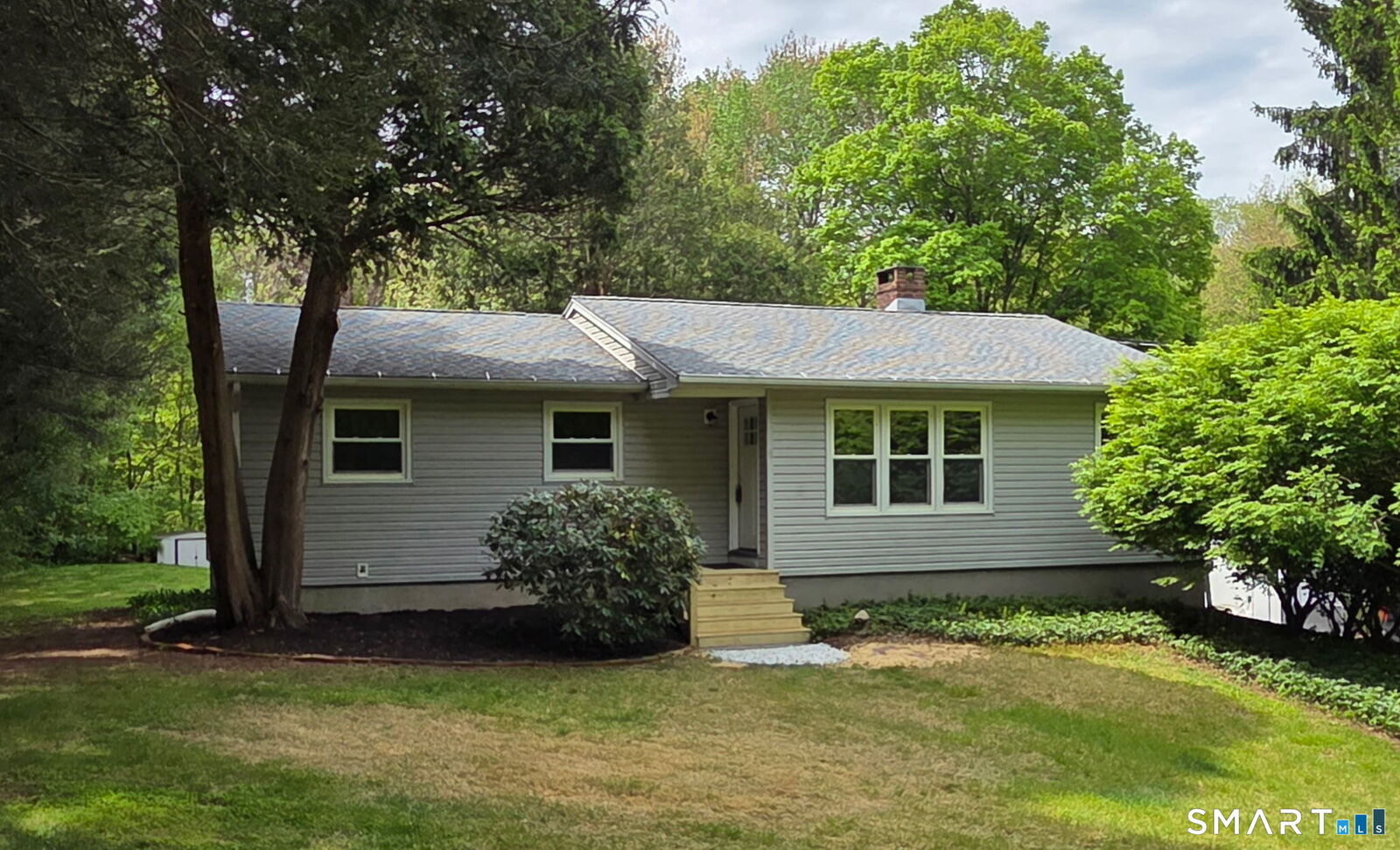Property Photo:  7 Longview Road  CT 06482 