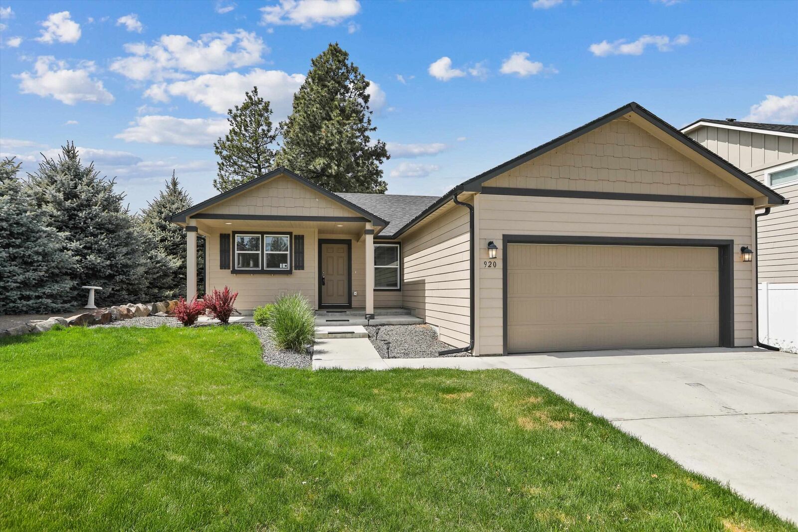 Property Photo:  920 S Pillar Rock Dr  WA 99224 