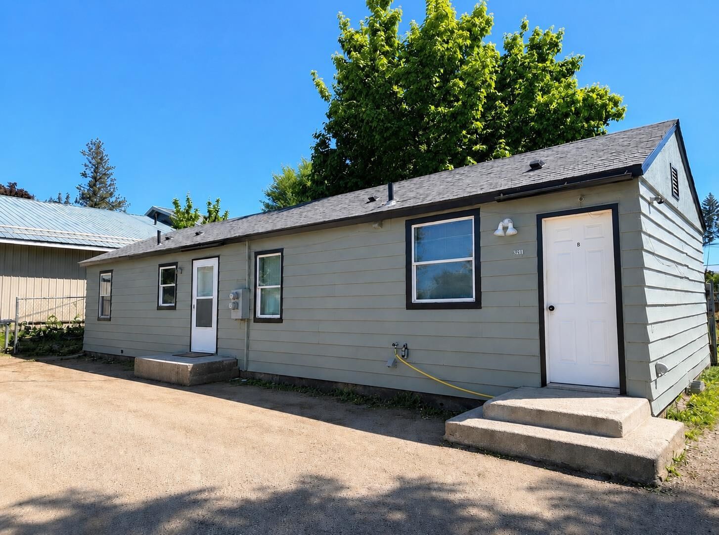 Property Photo: 321 E Grace St WA 99022