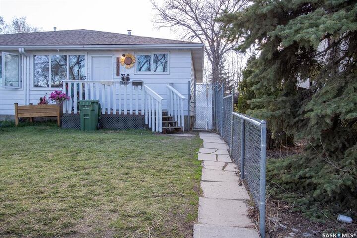 Property Photo: 350 & 352 Toronto Street SK S4R 1M2