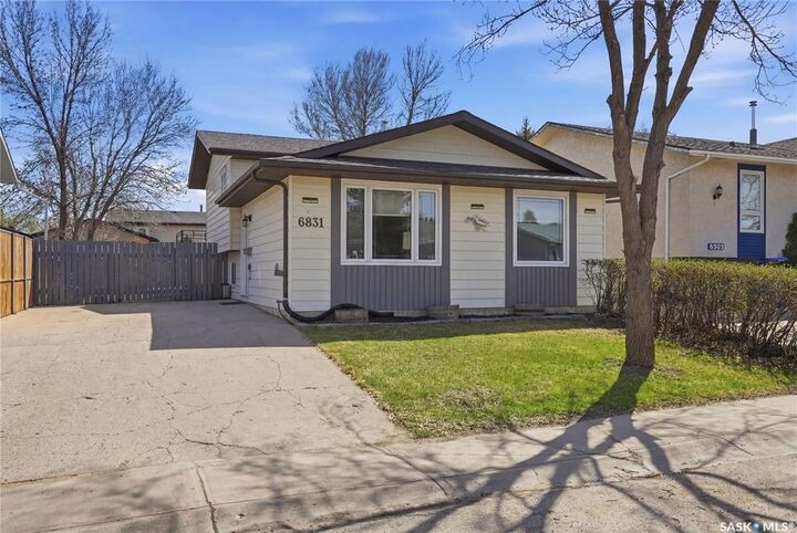 Photo de la propriété:  6831 Whelan Drive  SK S4X 3W2 