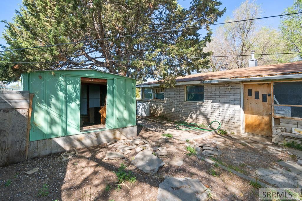 Property Photo:  830 NE Bonneville Drive  ID 83401 