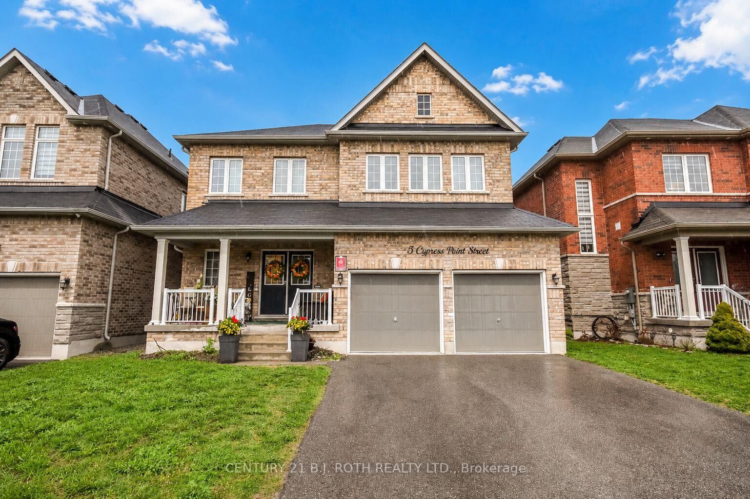 Property Photo: 5 Cypress Point Street ON L4N 6J9