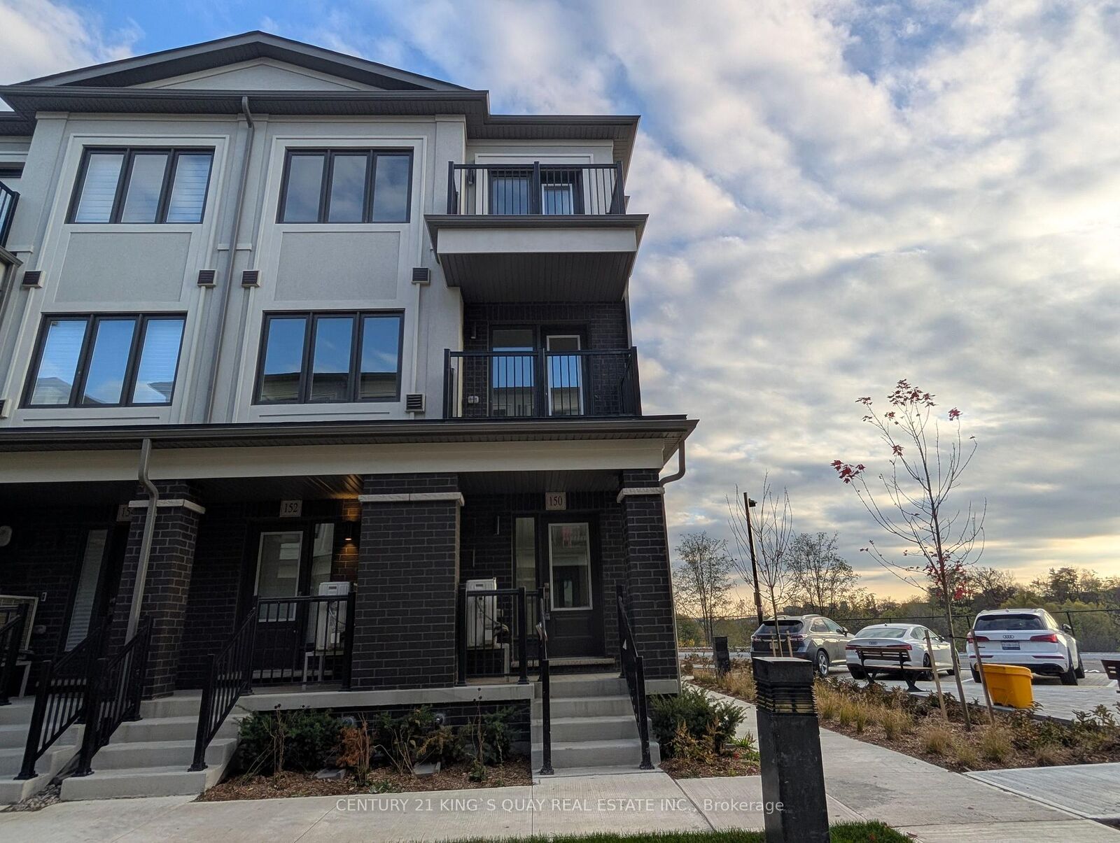Photo de la propriété:  150 Matawin Lane  ON L4B 0H7 