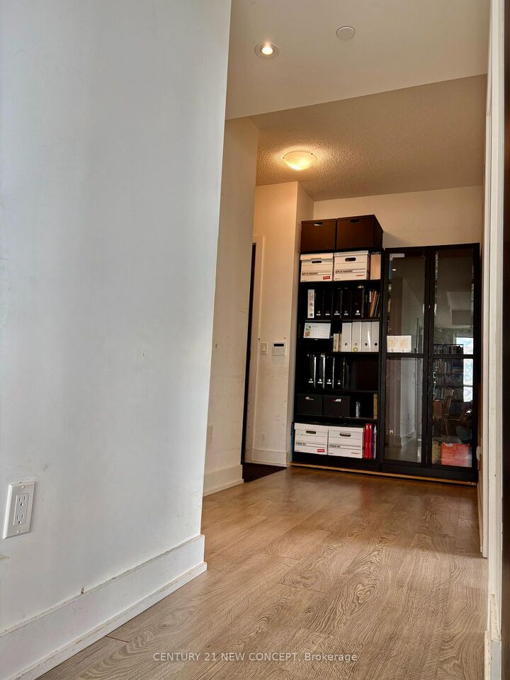 Property Photo: 7 Mabelle Avenue 3509 ON M9A 0C9
