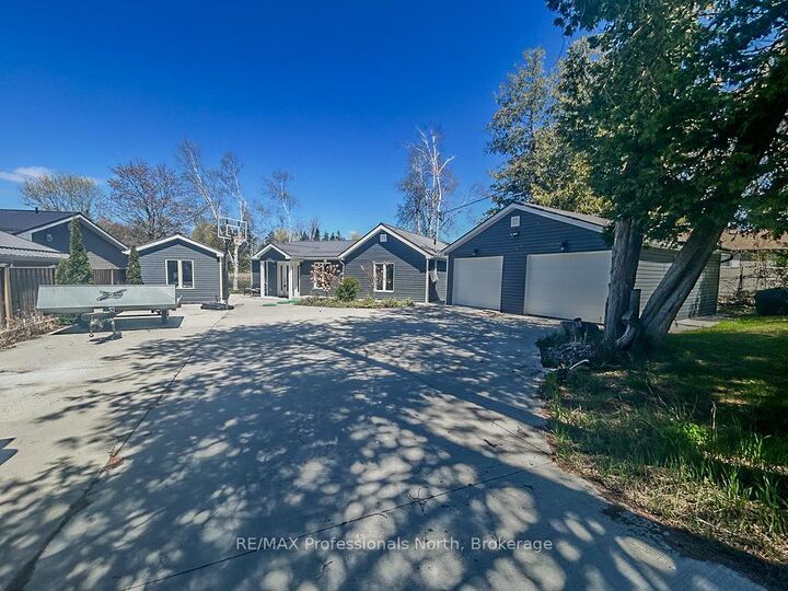 Property Photo: 652 Robel Drive ON K0L 1T0