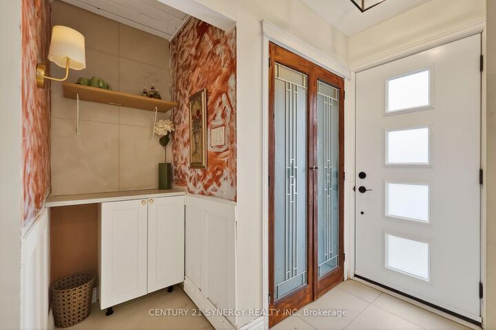Property Photo:  2358 Joliffe Street  ON K1G 1H2 