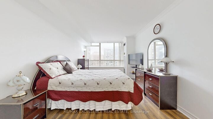 Property Photo: 3605 Kariya Drive 1504 ON L5B 3J4
