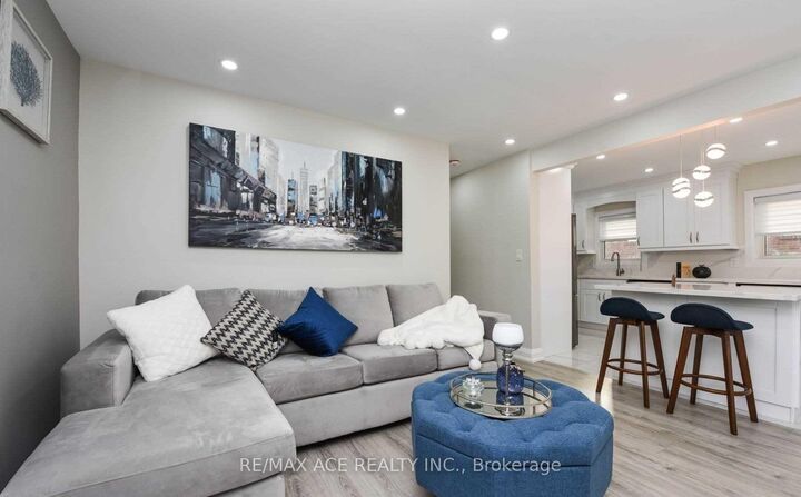 Property Photo: 7 Ellie Drive ON M1G 2G8