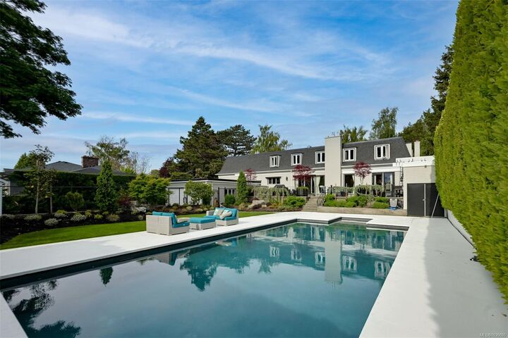 Property Photo: 3075 Devon Rd BC V8R 6C8