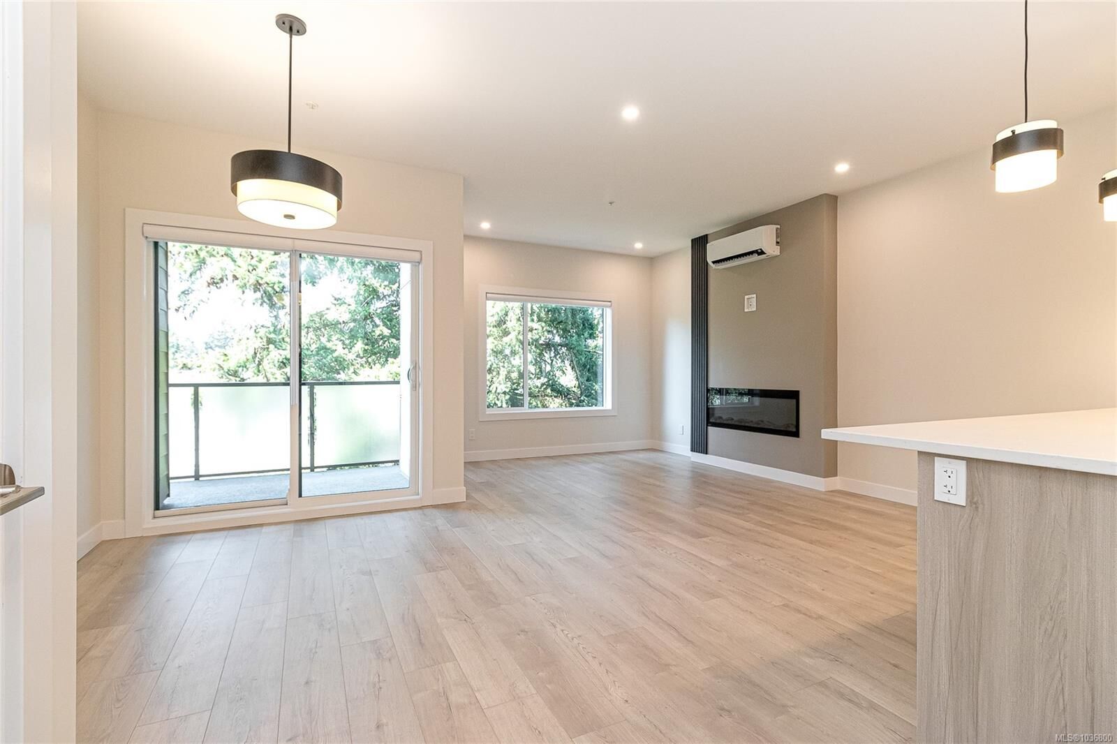 Property Photo:  924 Jenkins Ave 405  BC V9B 2N7 