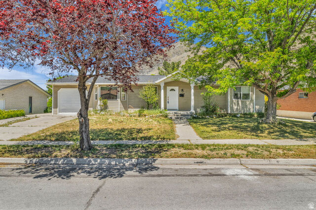 Property Photo:  1035 E Hillcrest Dr  UT 84663 