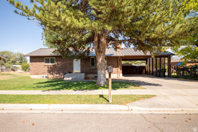 Property Photo:  639 S 500 W  UT 84701 