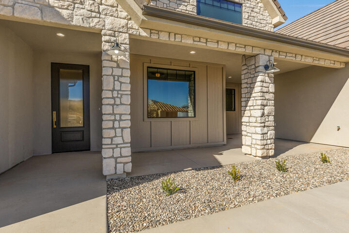 Property Photo: 690 S 1220 W UT 84737